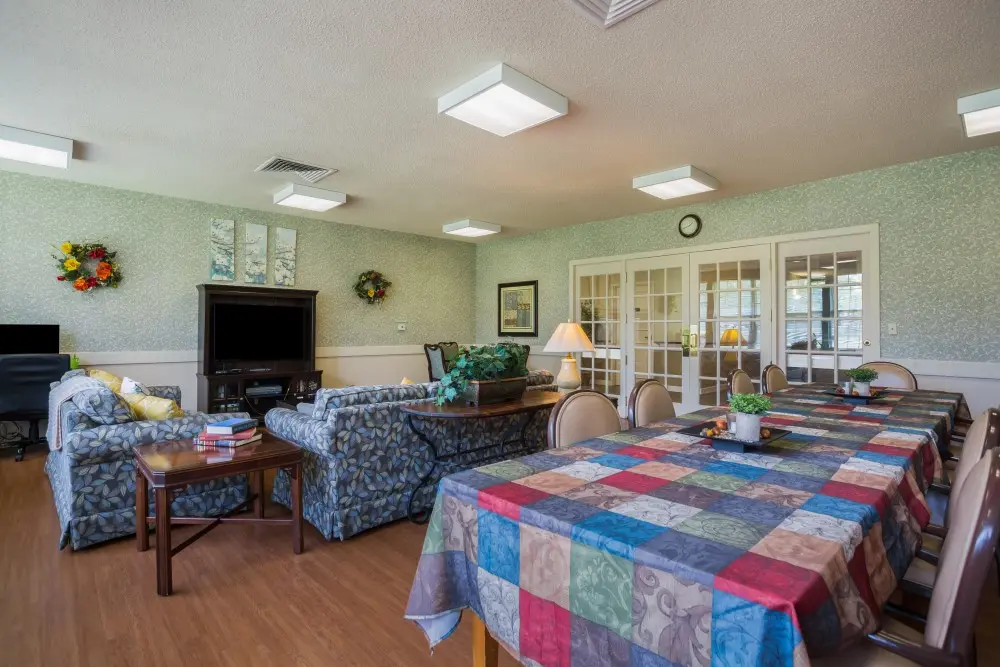 Common room at American House Murfreesboro, a retirement community in Murfreesboro, Tennessee